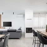 Leola Villa Ližnjan