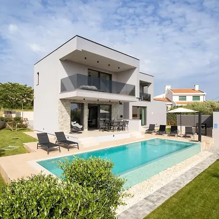 Villa Leola