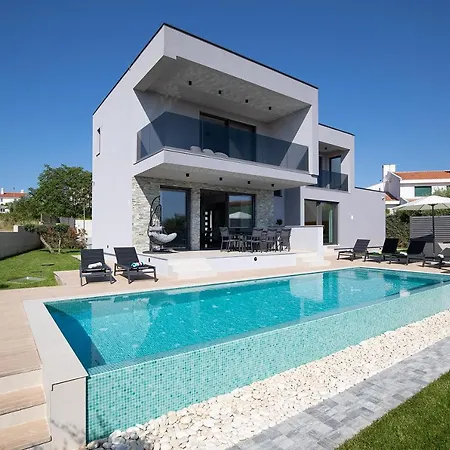 Villa Leola