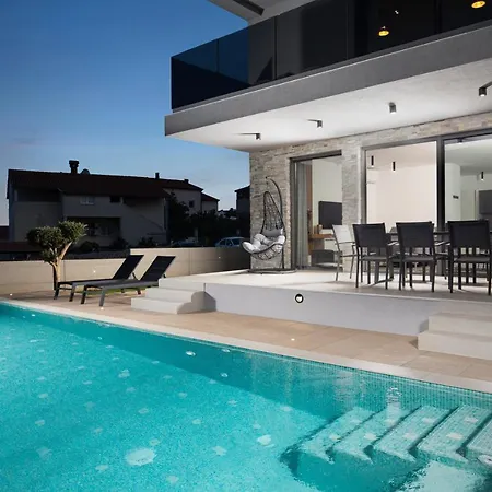 Вилла Leola Лижнян